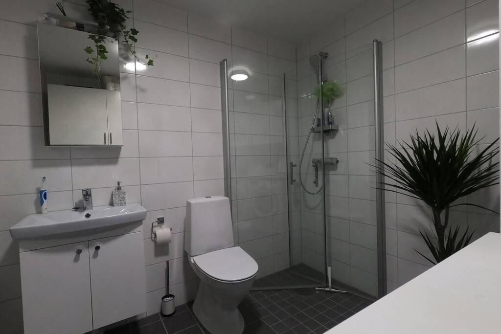 Homestay - Private Room In An Apartment Göteborg Exteriér fotografie